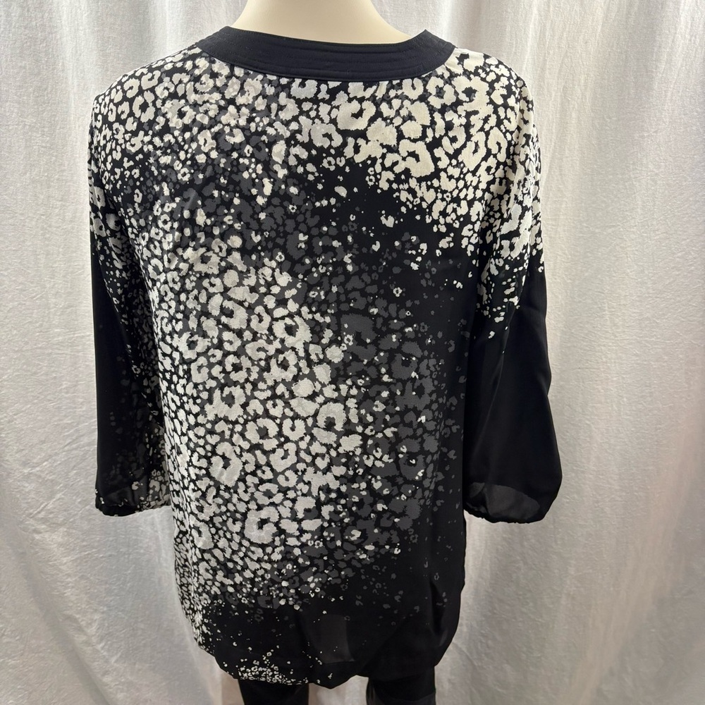 Amber Sun Silk Black, White & Grey Print V-Neck Blouse L - Picture 2 of 9